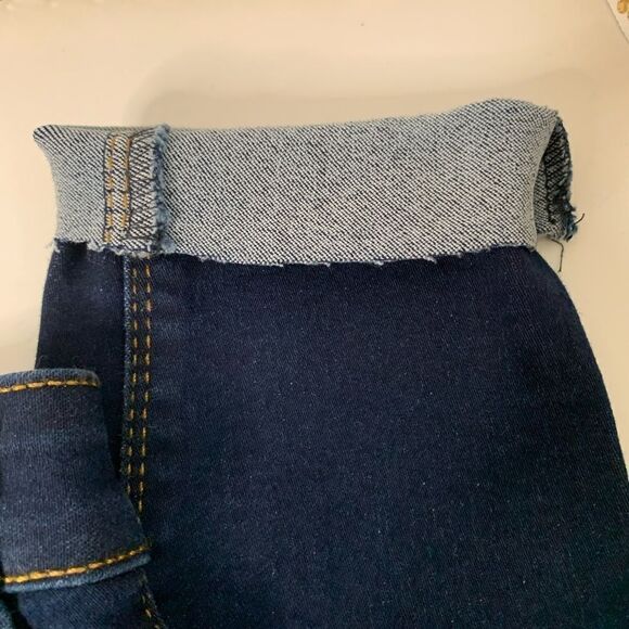 No Boundaries Jeans - Picture 4 of 8